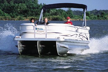 Photo : Manitou Pontoon Boats The Best In Performance And Luxury 